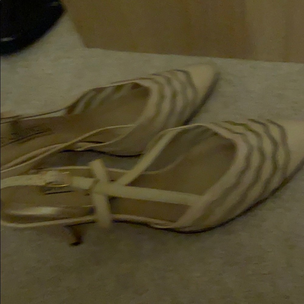 white heels - Picture 2 of 3